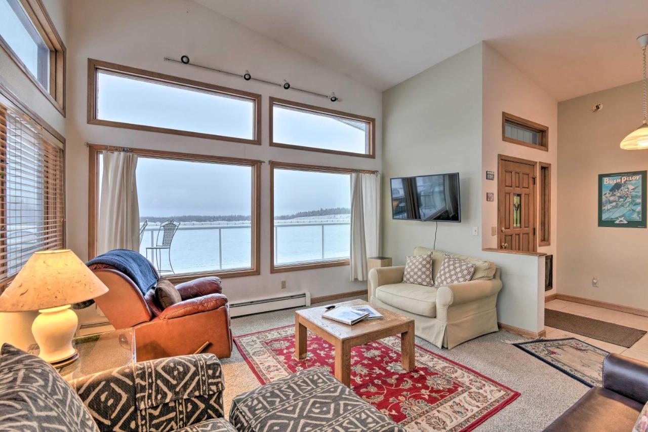 Spacious Family Home With Deck And Million-Dollar View 앵커리지 외부 사진